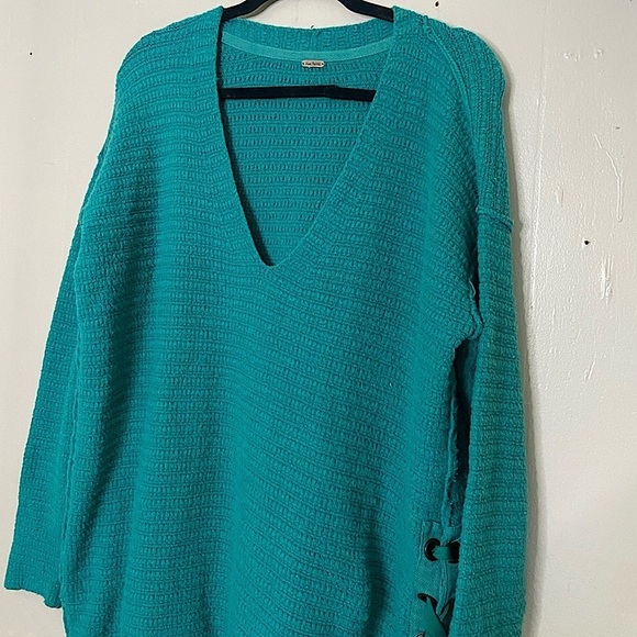 FREE PEOPLE Heart It Laces Oversized Cotton Blend V-Neck Long Soft Sweater - Picture 2 of 9